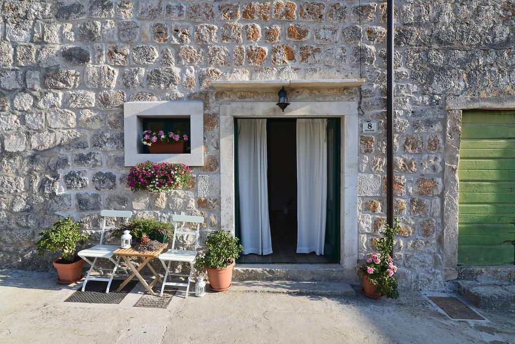 Apartments And Rooms Kampanel Hvar Town Ruang foto
