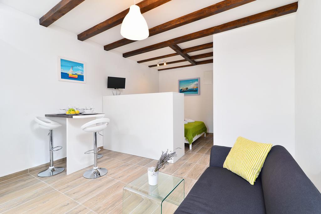 Apartments And Rooms Kampanel Hvar Town Bagian luar foto