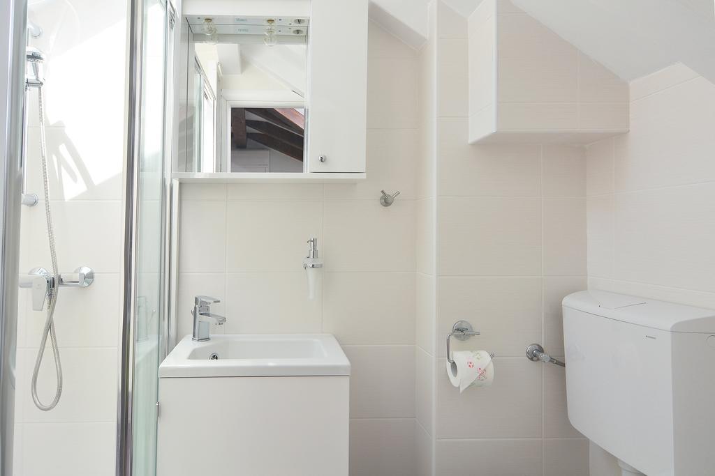 Apartments And Rooms Kampanel Hvar Town Ruang foto