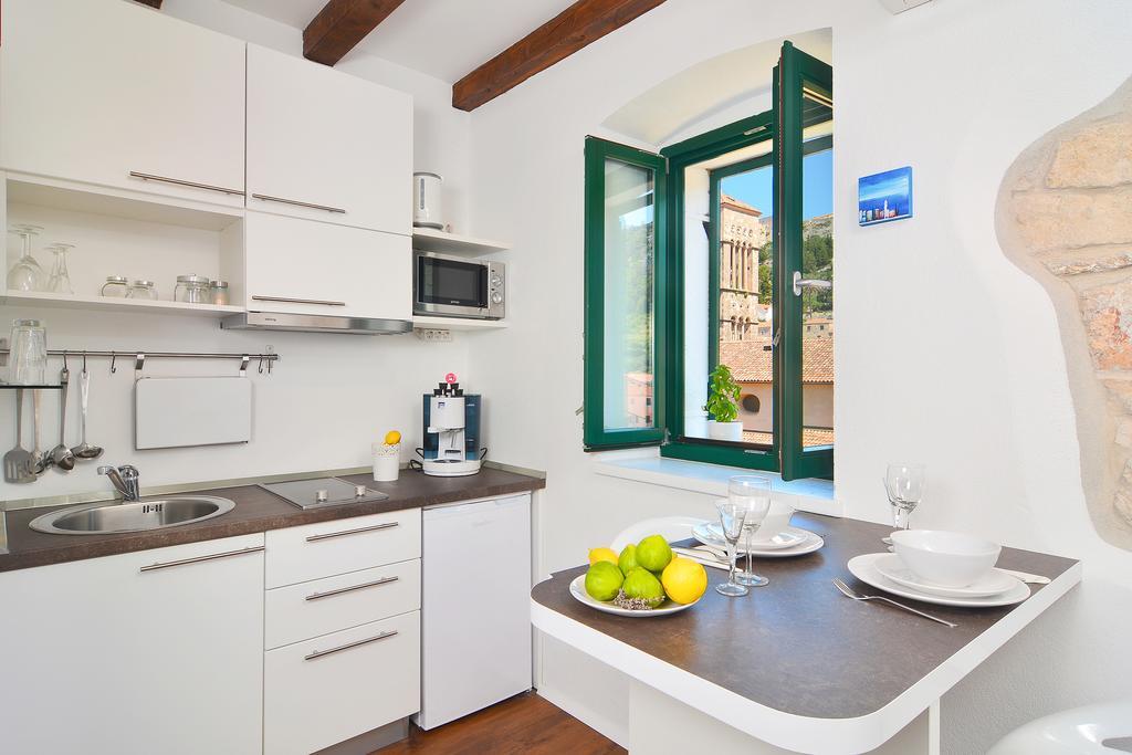 Apartments And Rooms Kampanel Hvar Town Ruang foto