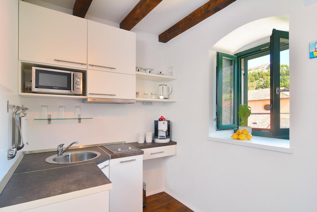 Apartments And Rooms Kampanel Hvar Town Ruang foto