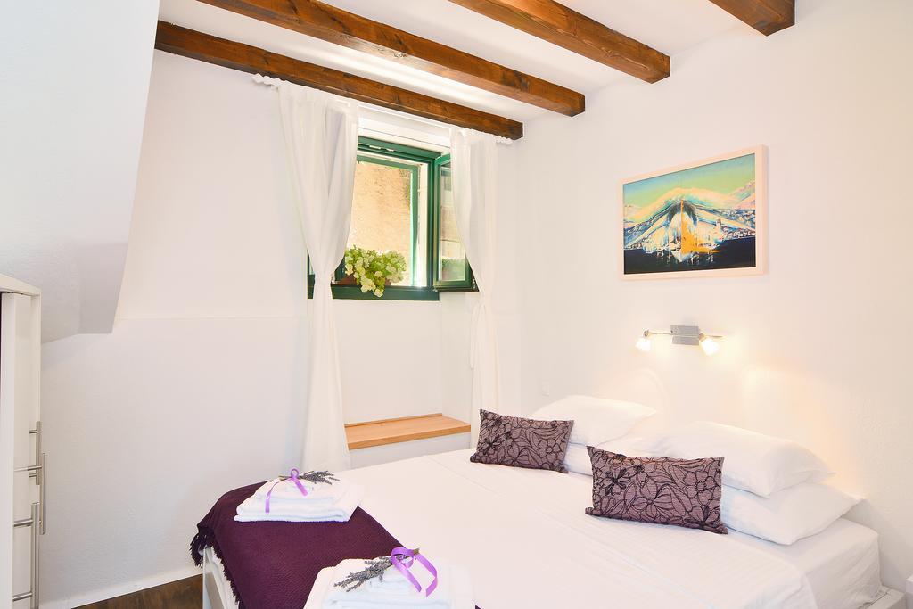 Apartments And Rooms Kampanel Hvar Town Ruang foto